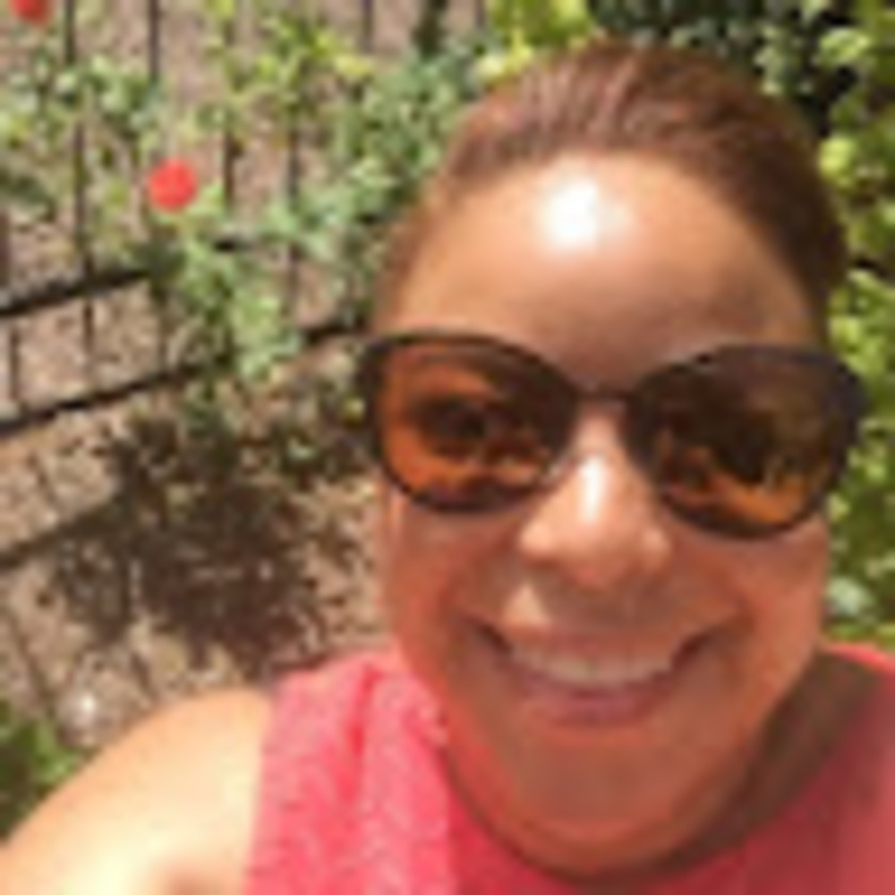 Meet your Posher, Elise